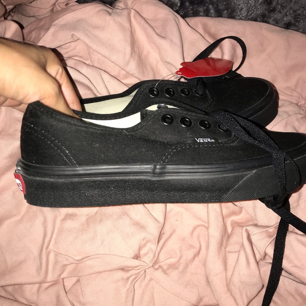 **SOLD** 5.5 all black womens vans NWOT